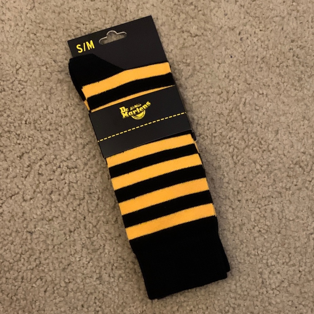 NWT Dr. Martens Women’s Sz S/M Black & Yellow Bumblebee Socks